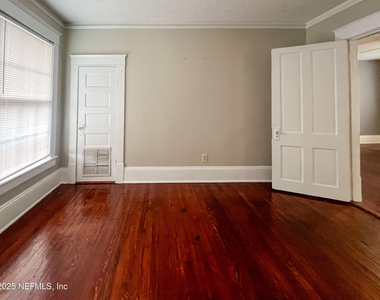 2740 Lydia Street - Photo Thumbnail 15
