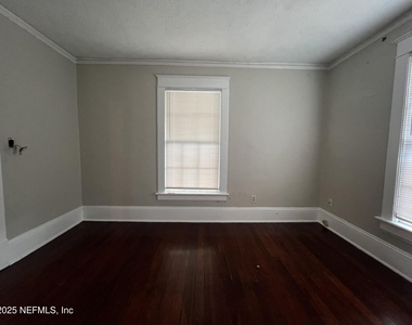 2740 Lydia Street - Photo Thumbnail 13