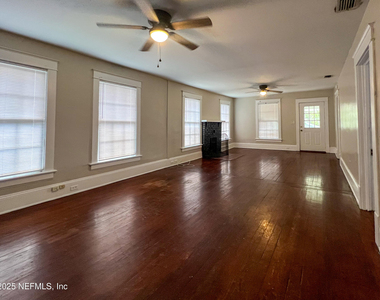 2740 Lydia Street - Photo Thumbnail 3