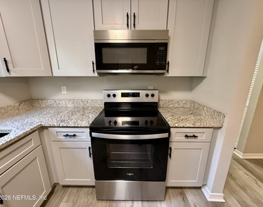 9115 Margolyn Court - Photo Thumbnail 13