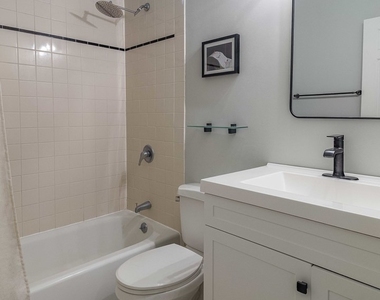 1344 N North Park Avenue - Photo Thumbnail 16