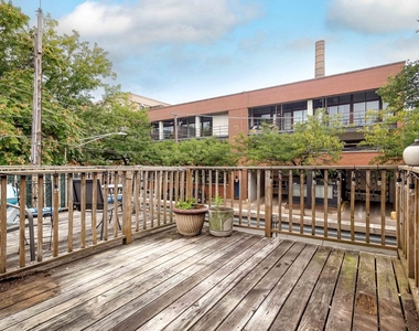 1344 N North Park Avenue - Photo Thumbnail 17