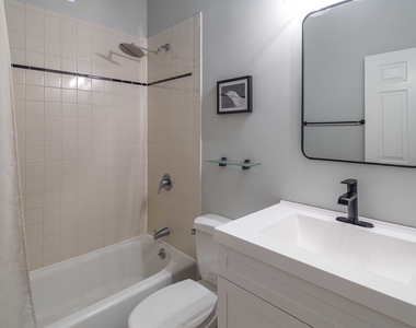1344 N North Park Avenue - Photo Thumbnail 15
