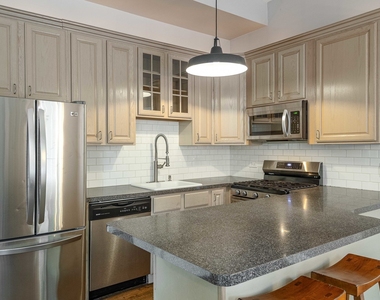 1344 N North Park Avenue - Photo Thumbnail 8