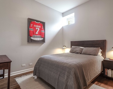 1344 N North Park Avenue - Photo Thumbnail 11