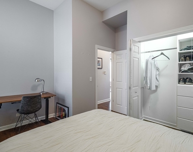 1344 N North Park Avenue - Photo Thumbnail 14