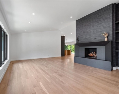 6600 N Kenton Avenue - Photo Thumbnail 6