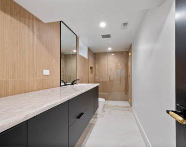 6600 N Kenton Avenue - Photo Thumbnail 31