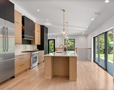 6600 N Kenton Avenue - Photo Thumbnail 16