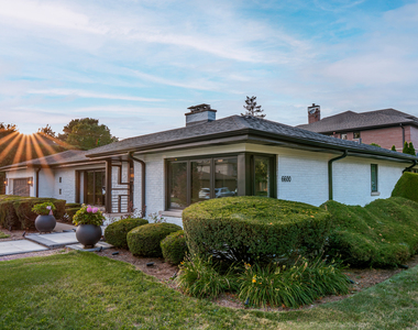 6600 N Kenton Avenue - Photo Thumbnail 3