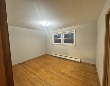 5135 Greenwood Street - Photo Thumbnail 7