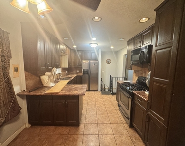 5135 Greenwood Street - Photo Thumbnail 13