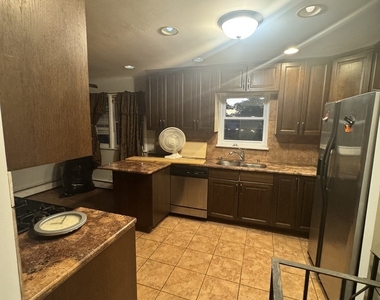 5135 Greenwood Street - Photo Thumbnail 10