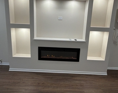 516 S La Grange Road - Photo Thumbnail 1