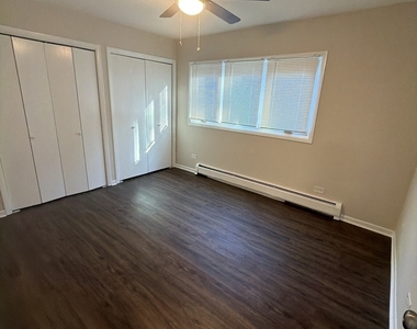 516 S La Grange Road - Photo Thumbnail 11