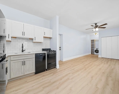 5135 S Blackstone Avenue - Photo Thumbnail 5