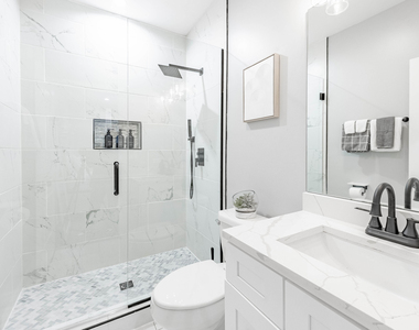 4634 S Langley Avenue - Photo Thumbnail 10