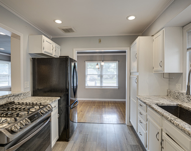 1132 N Main Street - Photo Thumbnail 9