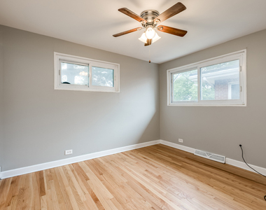 4720 Main Street - Photo Thumbnail 14