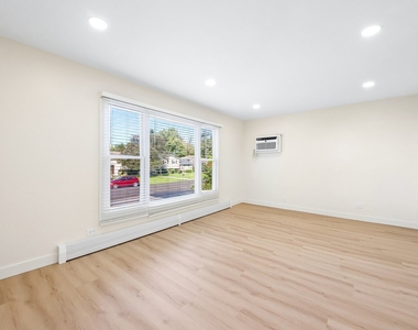 20779 Elizabeth Avenue N - Photo Thumbnail 4