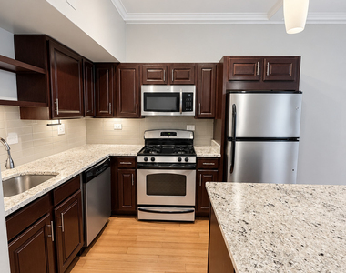3170 N Sheridan Road - Photo Thumbnail 5