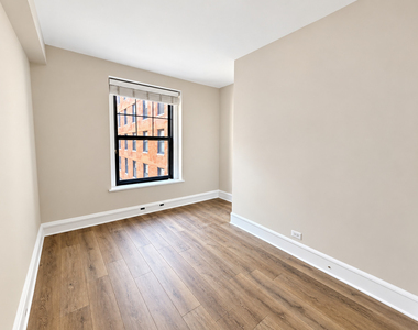 3170 N Sheridan Road - Photo Thumbnail 12