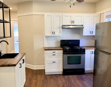 4708 W Altgeld Street - Photo Thumbnail 2