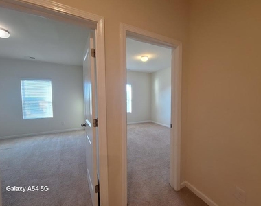4000 Adder Drive - Photo Thumbnail 7