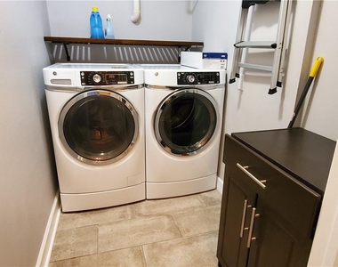 3777 Peachtree Road Ne - Photo Thumbnail 15