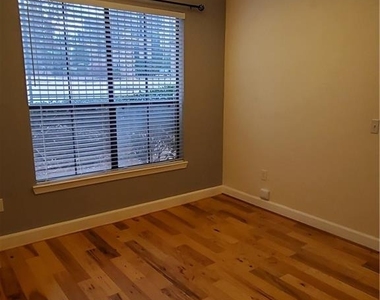 3777 Peachtree Road Ne - Photo Thumbnail 3