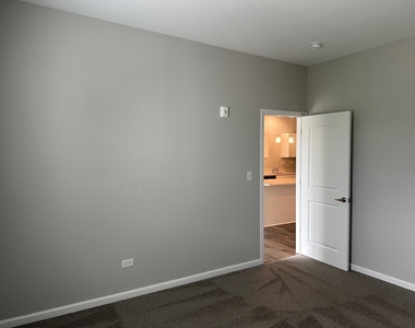 301 N Madison Street - Photo Thumbnail 8