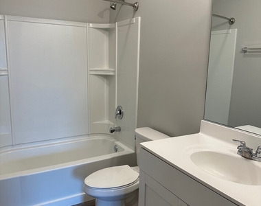 301 N Madison Street - Photo Thumbnail 9