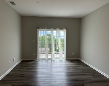 301 N Madison Street - Photo Thumbnail 4