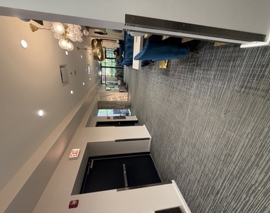 922 W Washington Boulevard - Photo Thumbnail 12