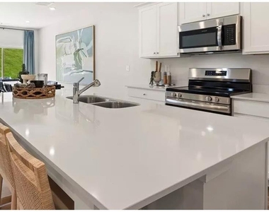 27 Gulfstream Drive - Photo Thumbnail 10