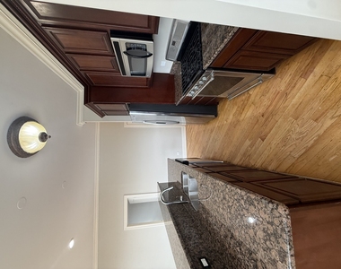 2338 W Morse Avenue - Photo Thumbnail 11