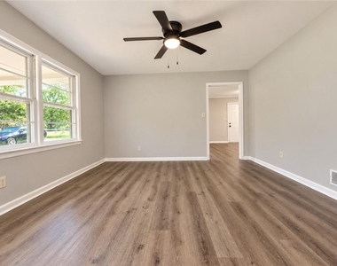 4449 Chamblee Tucker Road - Photo Thumbnail 6