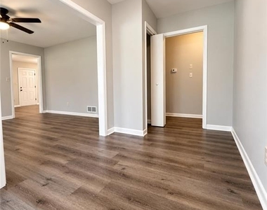 4449 Chamblee Tucker Road - Photo Thumbnail 5