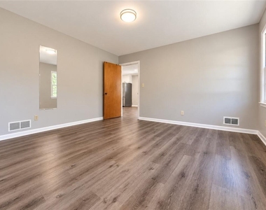 4449 Chamblee Tucker Road - Photo Thumbnail 11