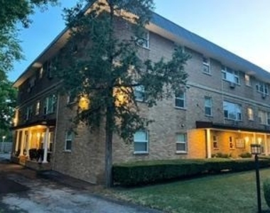 303 W Park Place - Photo Thumbnail 1