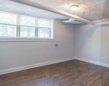 4649 N Manor Avenue - Photo Thumbnail 4