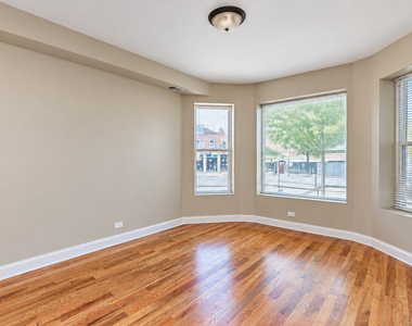 3927 N Clarendon Avenue - Photo Thumbnail 13