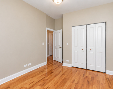 3927 N Clarendon Avenue - Photo Thumbnail 5
