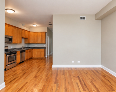 3927 N Clarendon Avenue - Photo Thumbnail 9