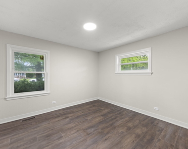 107 N Pierce Avenue - Photo Thumbnail 10