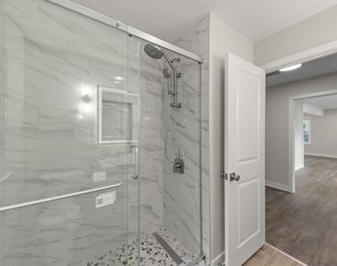 107 N Pierce Avenue - Photo Thumbnail 9
