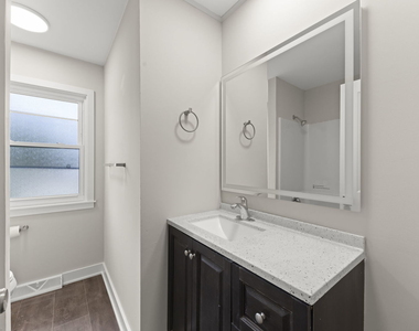 107 N Pierce Avenue - Photo Thumbnail 12