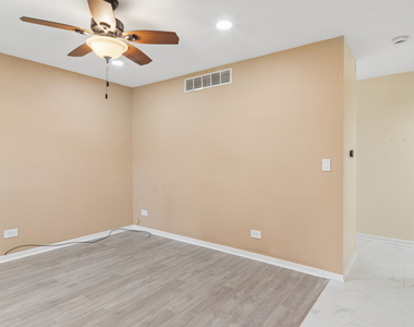 3062 Kingston Court - Photo Thumbnail 2