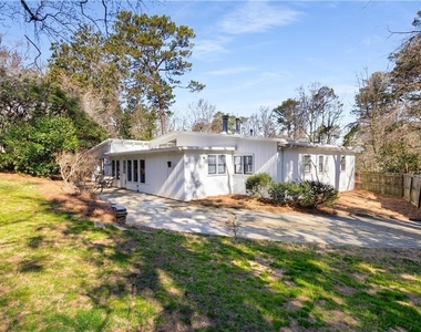 130 Putnam Circle - Photo Thumbnail 11