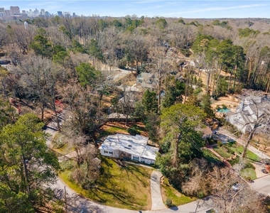130 Putnam Circle - Photo Thumbnail 12